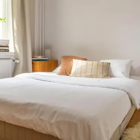 Tyylikaes Kaksio Trendikkaeaessae Punavuoressa *
