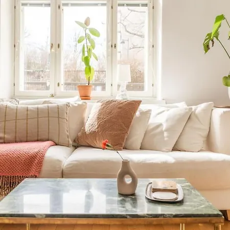 Tyylikaes Kaksio Trendikkaeaessae Punavuoressa Apartmán Helsinky